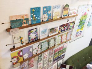 一番上に陳列いただいていました。ありがとうございます！早く新作を増やしたい！！